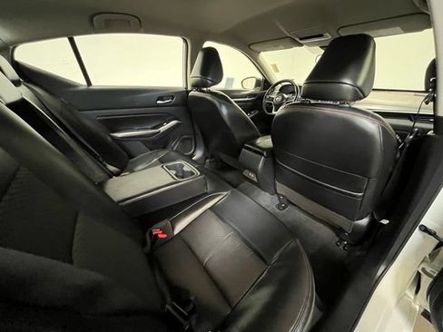 Used 2024 Nissan Altima 2.5 SR FWD image 12