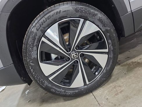New 2026 Volkswagen Taos SE AWD/4WD image 9