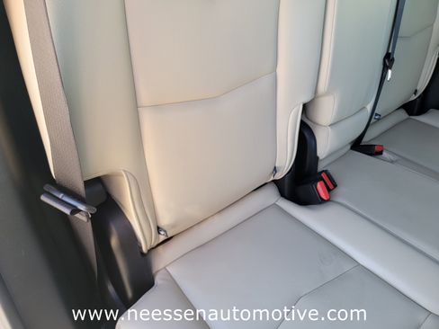 Used 2019 Cadillac XT5 FWD image 12