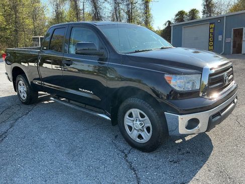 Used 2013 Toyota Tundra 4x4 Double Cab w/ Tow Pkg image 5