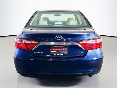 Used 2017 Toyota Camry LE image 7