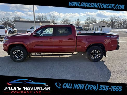 Used 2022 Toyota Tacoma TRD Sport w/ Black Out Package (TMS) image 5