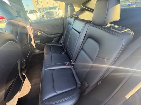 Used 2022 Tesla Model Y Long Range image 12