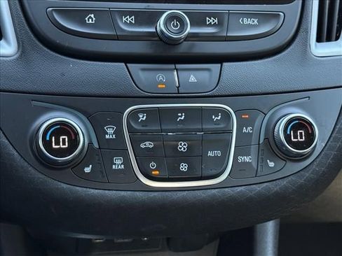 Used 2023 Chevrolet Malibu LT FWD image 18