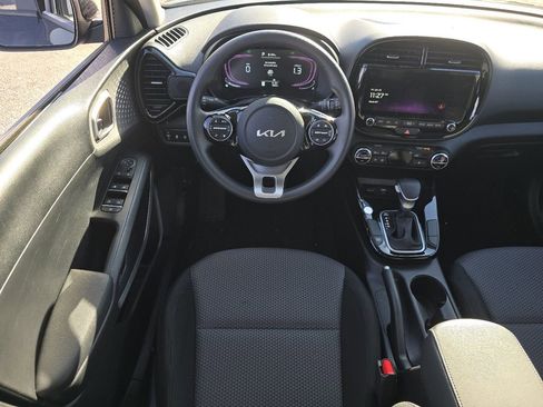 Used 2023 Kia Soul S image 22