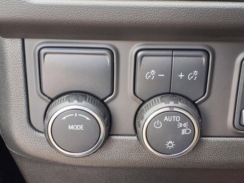 Used 2024 Chevrolet Suburban Premier w/ Premium Package image 10