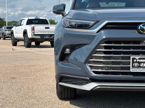 Used 2026 Toyota Grand Highlander AWD Hybrid image 4