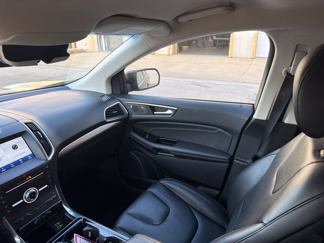 Used 2019 Ford Edge Titanium w/ Cold Weather Package AWD/4WD image 21