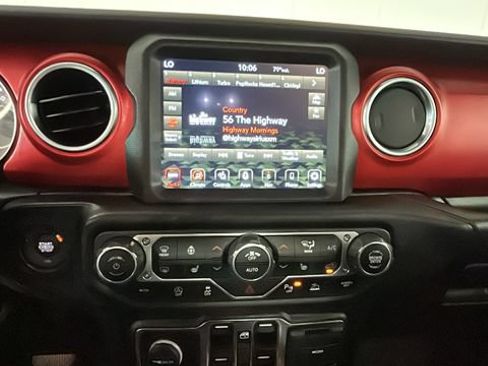 Used 2022 Jeep Wrangler Unlimited Rubicon w/ Steel Bumper Group AWD/4WD image 21