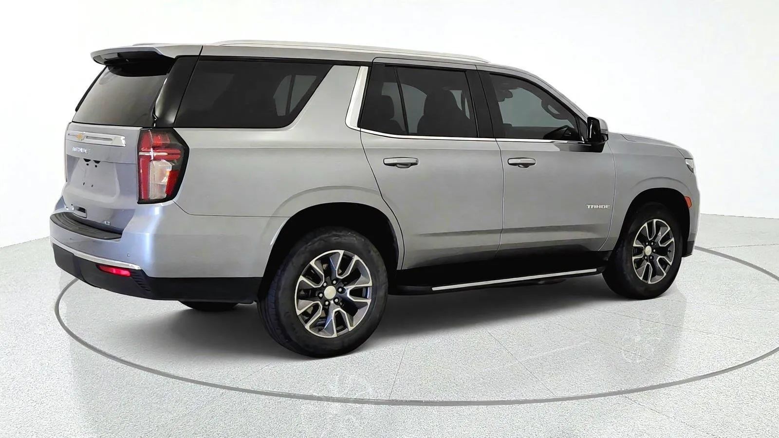 Used 2023 Chevrolet Tahoe LT w/ LT Signature Package AWD/4WD image 9
