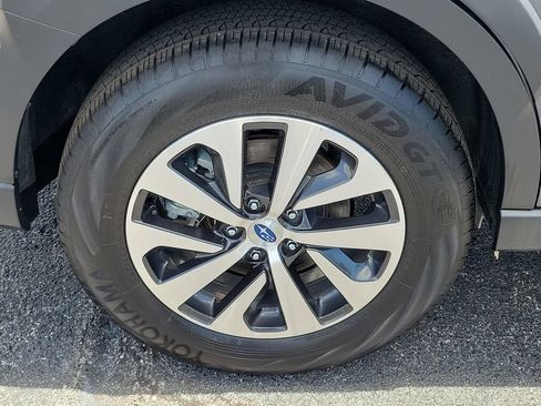 Used 2025 Subaru Outback Premium AWD/4WD image 7
