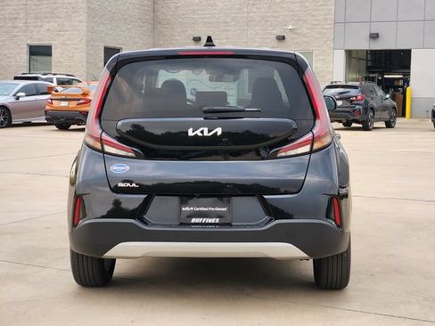 Certified 2025 Kia Soul LX w/ LX Technology Package FWD image 6