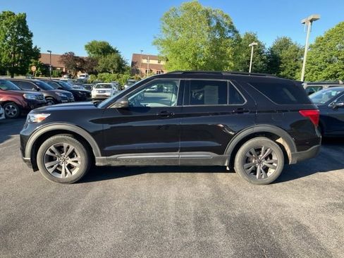 Used 2021 Ford Explorer XLT w/ Equipment Group 202A AWD/4WD image 6