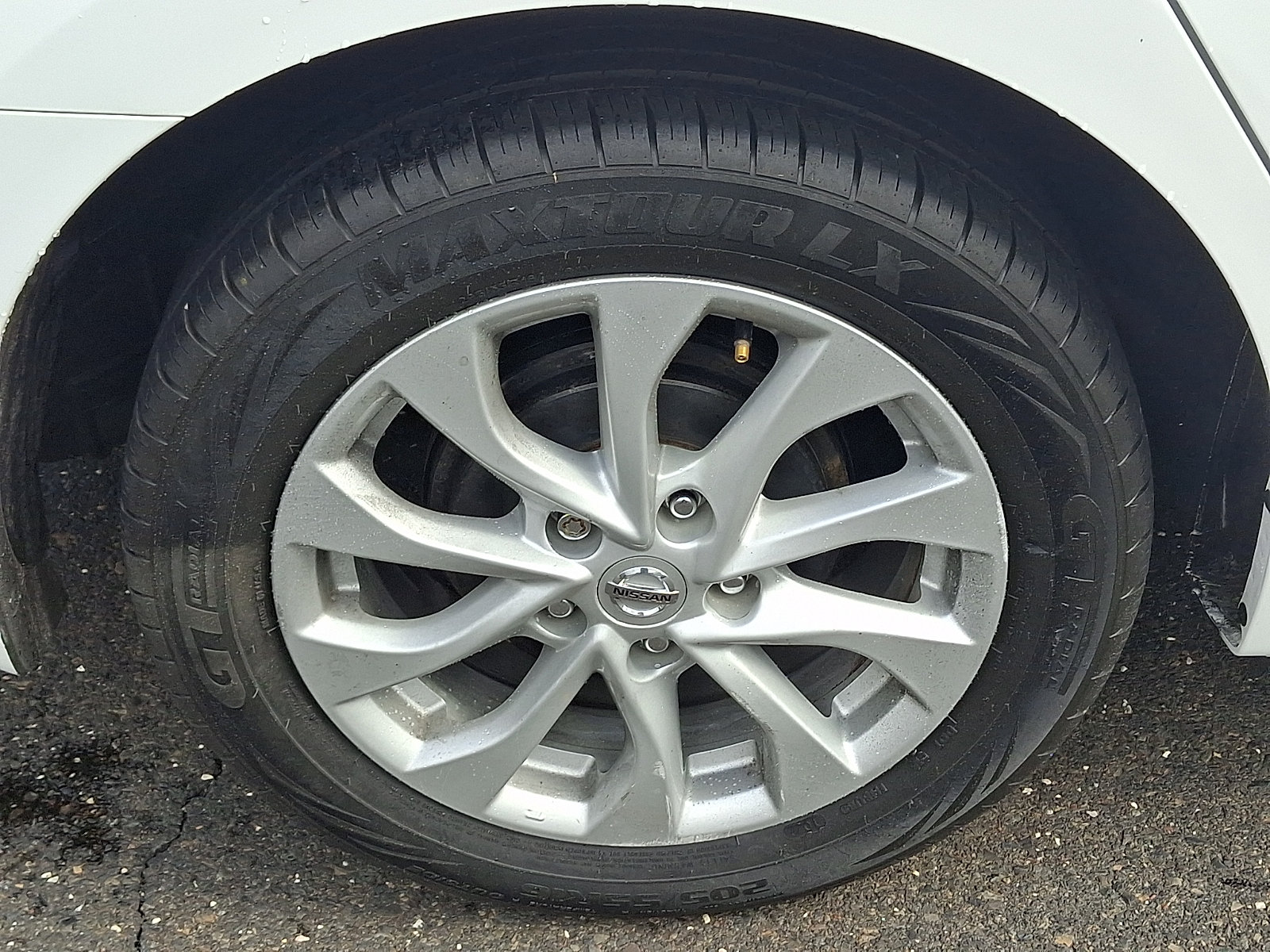 Certified 2019 Nissan Sentra SV FWD image 9