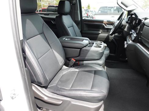 Used 2023 GMC Sierra 1500 SLE w/ X31 Off-Road Package AWD/4WD image 38