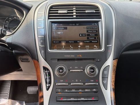 Used 2018 Lincoln MKX Select w/ Select Plus Package AWD/4WD image 22
