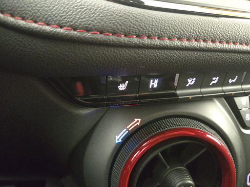 Certified 2025 Chevrolet Blazer RS image 26