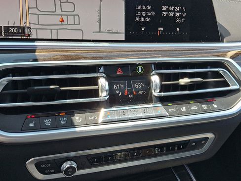 Used 2020 BMW X7 xDrive40i w/ Premium Package AWD/4WD image 21