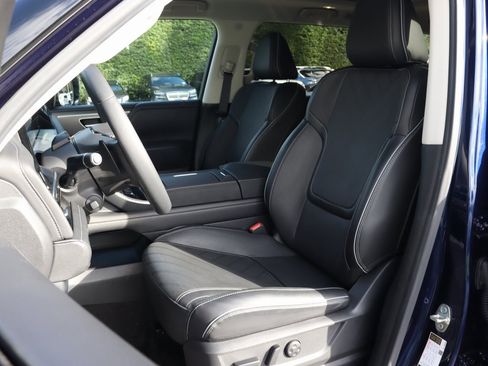 Certified 2025 INFINITI QX80 Luxe image 18