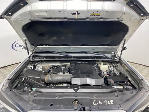 Certified 2018 Toyota 4Runner SR5 Premium AWD/4WD image 22