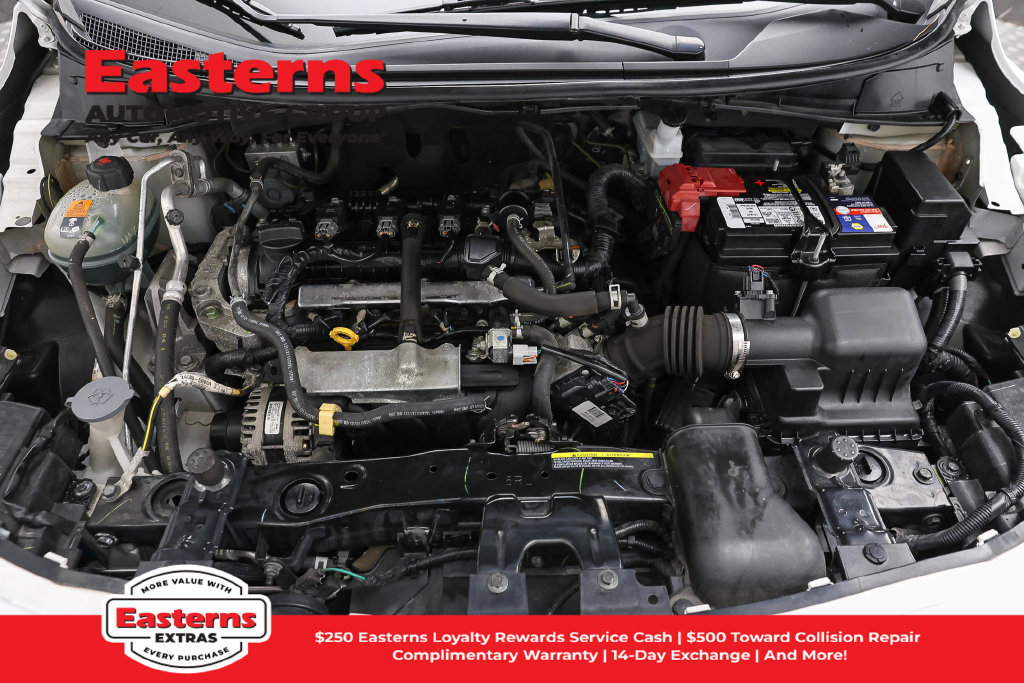Used 2022 Nissan Versa SV FWD image 8