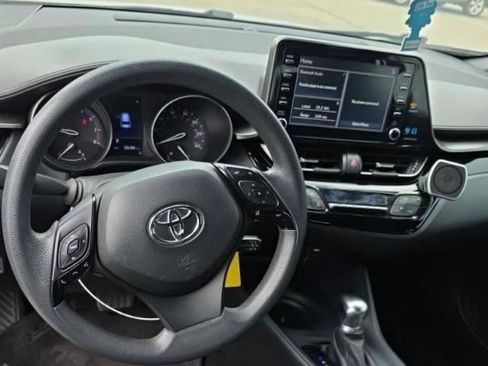 Used 2019 Toyota C-HR LE FWD image 4
