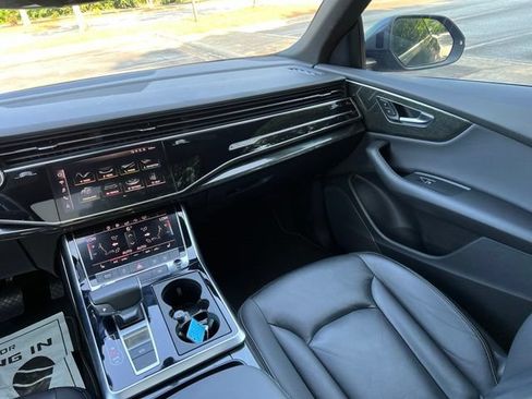 Used 2019 Audi Q8 Premium w/ Convenience Package AWD/4WD image 28