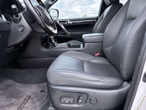 Used 2023 Lexus GX 460 Premium w/ Premium Package AWD/4WD image 18