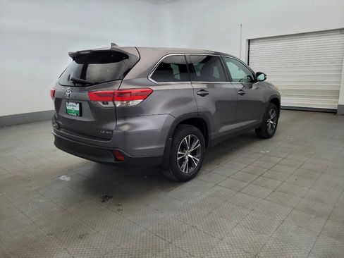 Used 2019 Toyota Highlander Plus AWD/4WD image 9