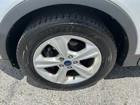 Used 2014 Ford Escape SE w/ Equipment Group 201A FWD image 17