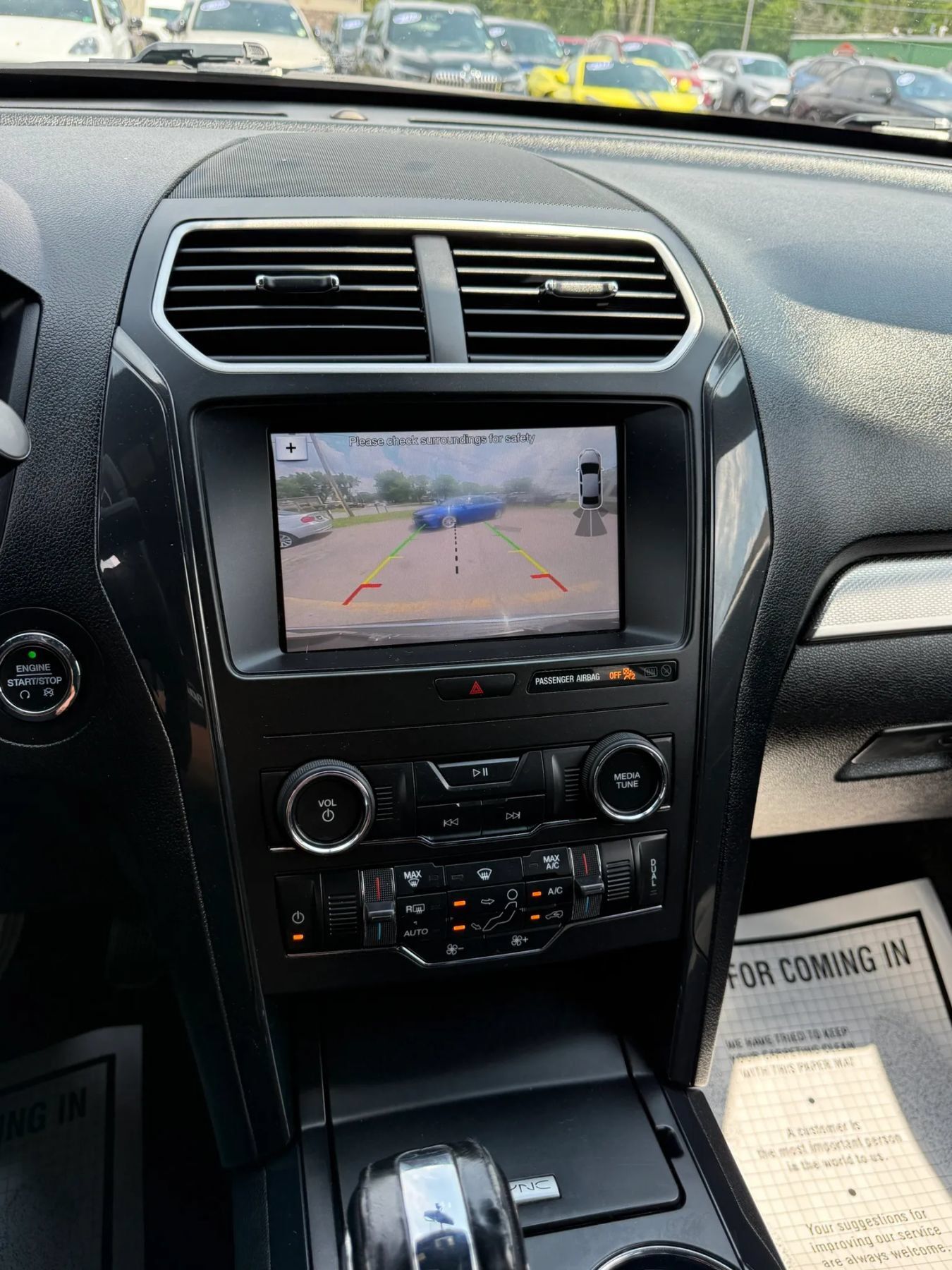 Used 2018 Ford Explorer XLT w/ Equipment Group 201A AWD/4WD image 33