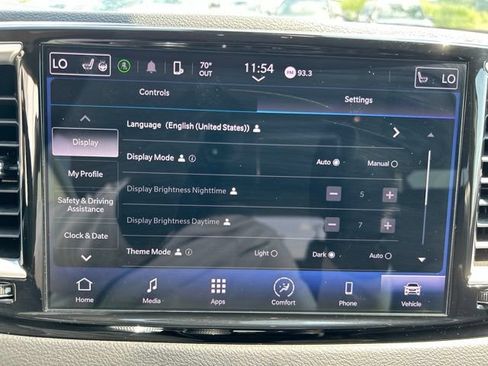 Used 2024 Chrysler Pacifica Touring-L FWD image 28