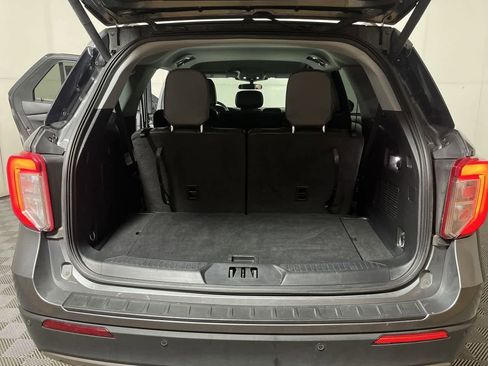 Used 2023 Ford Explorer XLT w/ Equipment Group 202A image 28