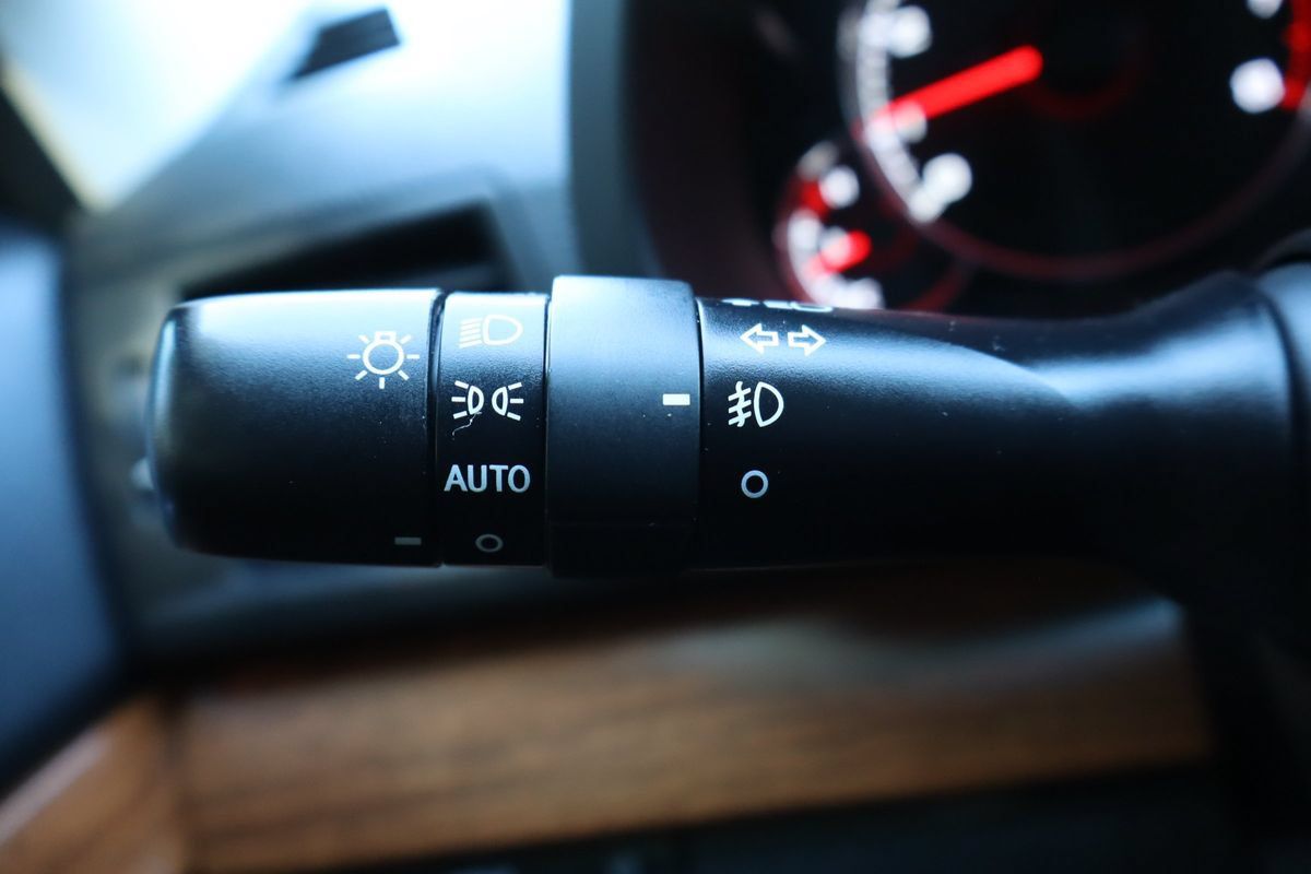 Used 2014 Subaru Outback 2.5i Limited w/ Moonroof Package AWD/4WD image 32