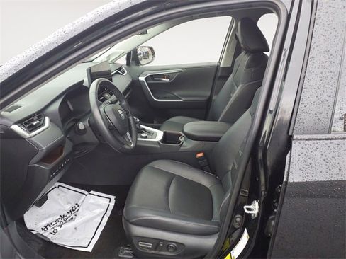 Used 2024 Toyota RAV4 Limited image 9