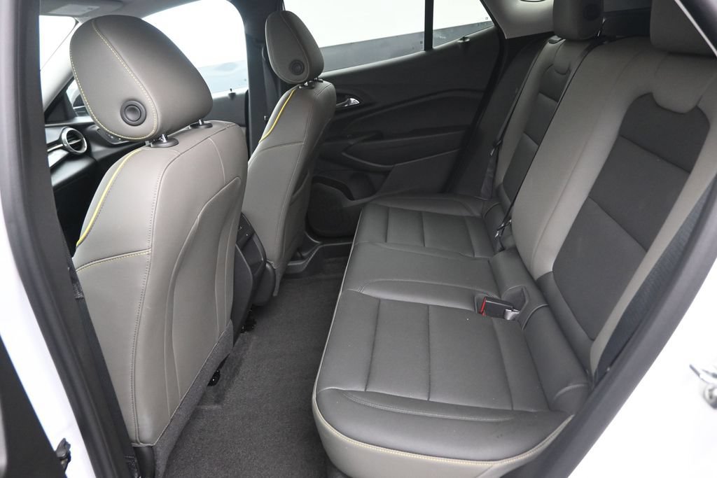 Used 2025 Chevrolet Trax ACTIV FWD image 14