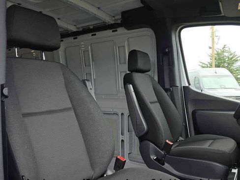 Used 2025 Mercedes-Benz Sprinter 2500 image 13