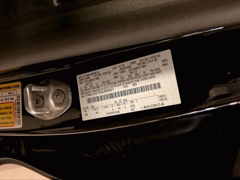 Used 2025 Ford Escape SE w/ PHEV Premium Package FWD image 31