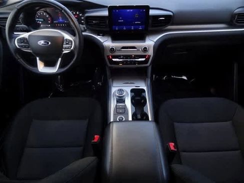 Certified 2022 Ford Explorer XLT w/ Class IV Trailer Tow Package image 14