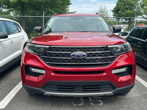 Used 2022 Ford Explorer XLT w/ Equipment Group 202A RWD image 2