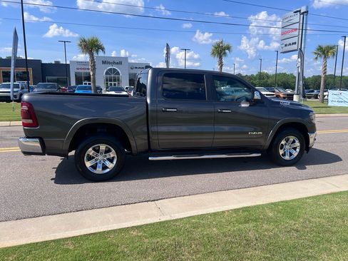Used 2021 RAM 1500 Laramie AWD/4WD image 5