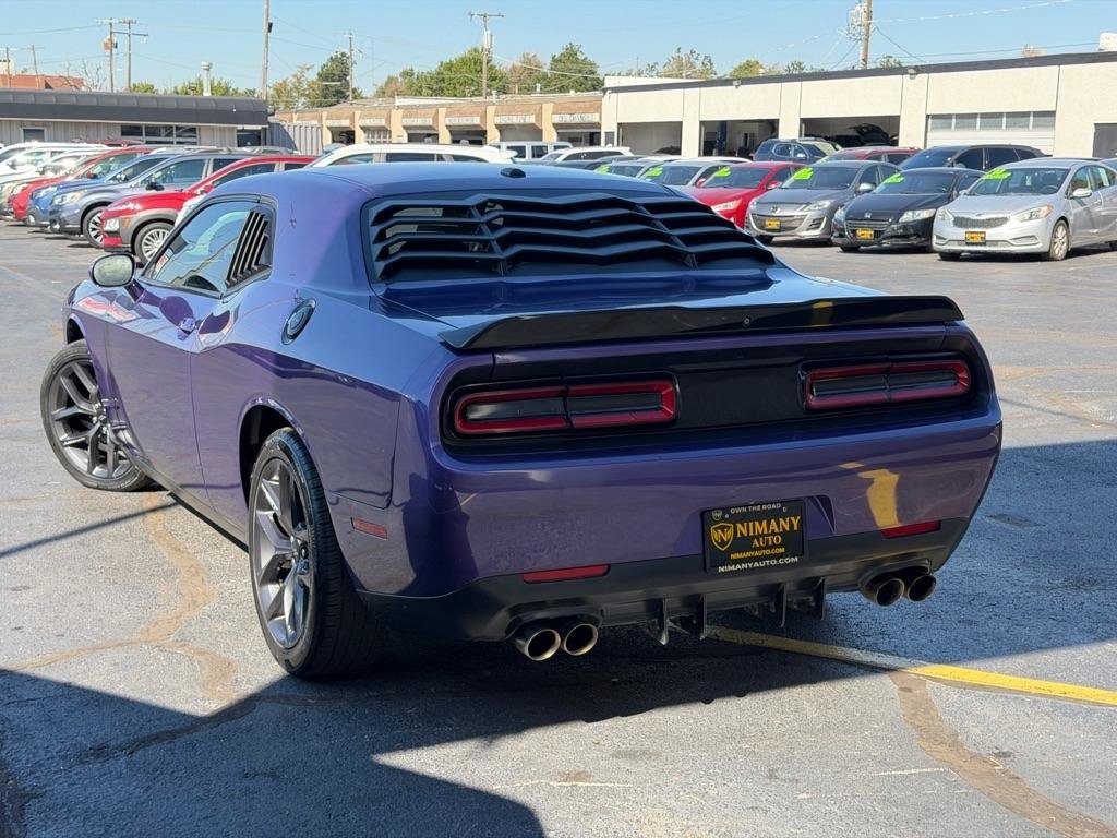 Used 2019 Dodge Challenger SXT w/ Blacktop Package RWD image 41