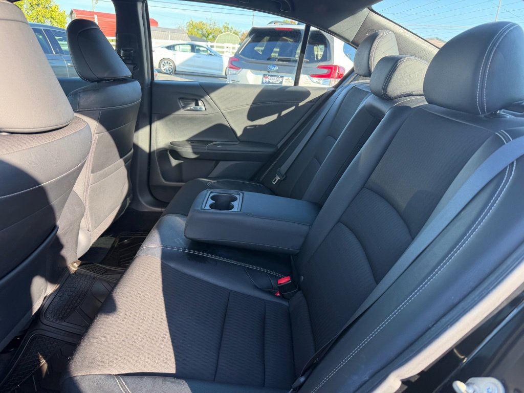Used 2017 Honda Accord Sport image 14