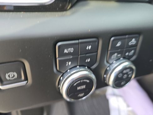 Used 2024 GMC Sierra 2500 Denali Ultimate AWD/4WD image 22