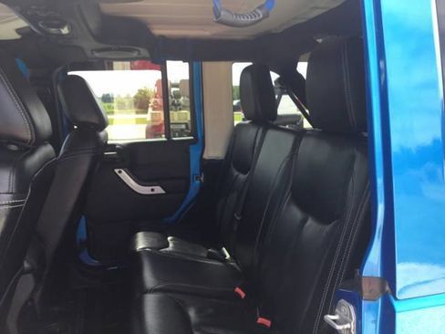 Used 2014 Jeep Wrangler Unlimited Sahara AWD/4WD image 12