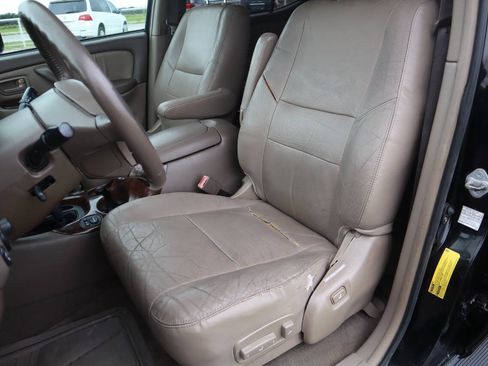 Used 2004 Toyota Sequoia Limited AWD/4WD image 3