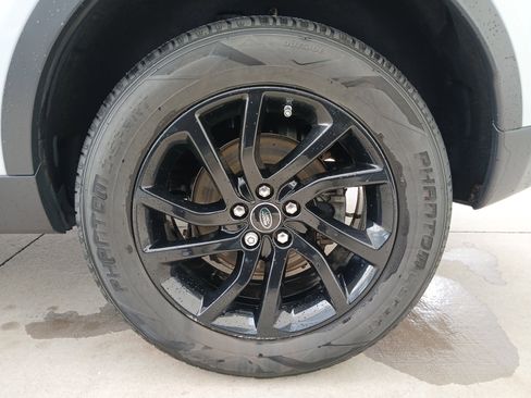 Used 2017 Land Rover Discovery Sport SE AWD/4WD image 14