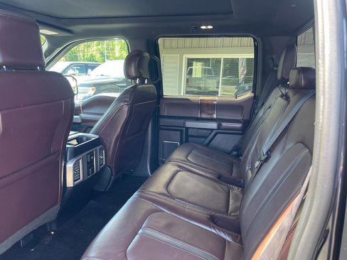 Used 2015 Ford F150 Platinum w/ Equipment Group 701A Luxury AWD/4WD image 30