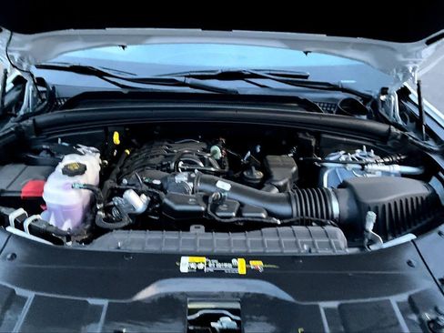 New 2025 Jeep Grand Cherokee Limited w/ Luxury Tech Group II image 10