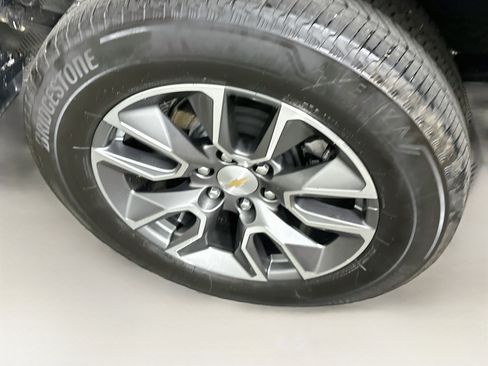 Used 2024 Chevrolet Silverado 1500 LT AWD/4WD image 11